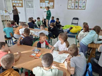 Grupa dzieci podczas warsztatów