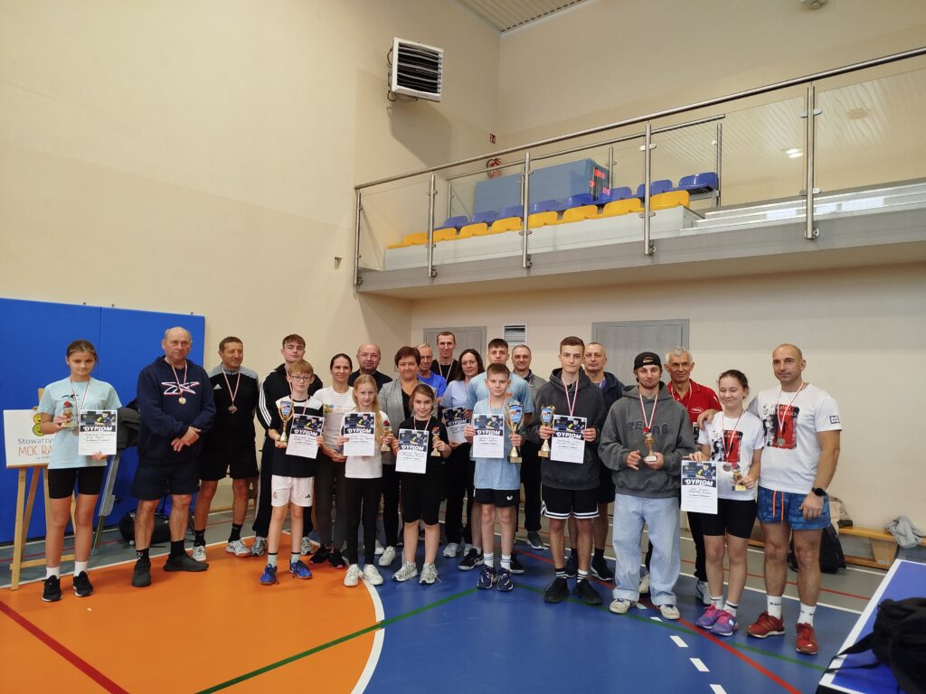 Uczestnicy 9 finałowych drużyn 